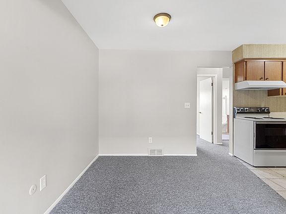 5th image of 426 Oak St #446-3