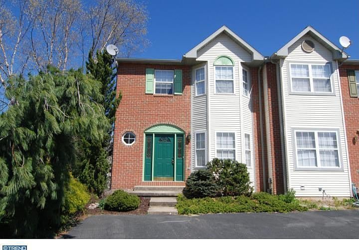 1st image of 319 Pine St