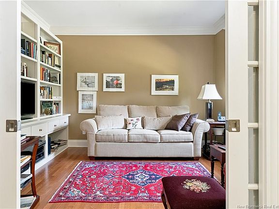 4th image of 2 Burns Ln