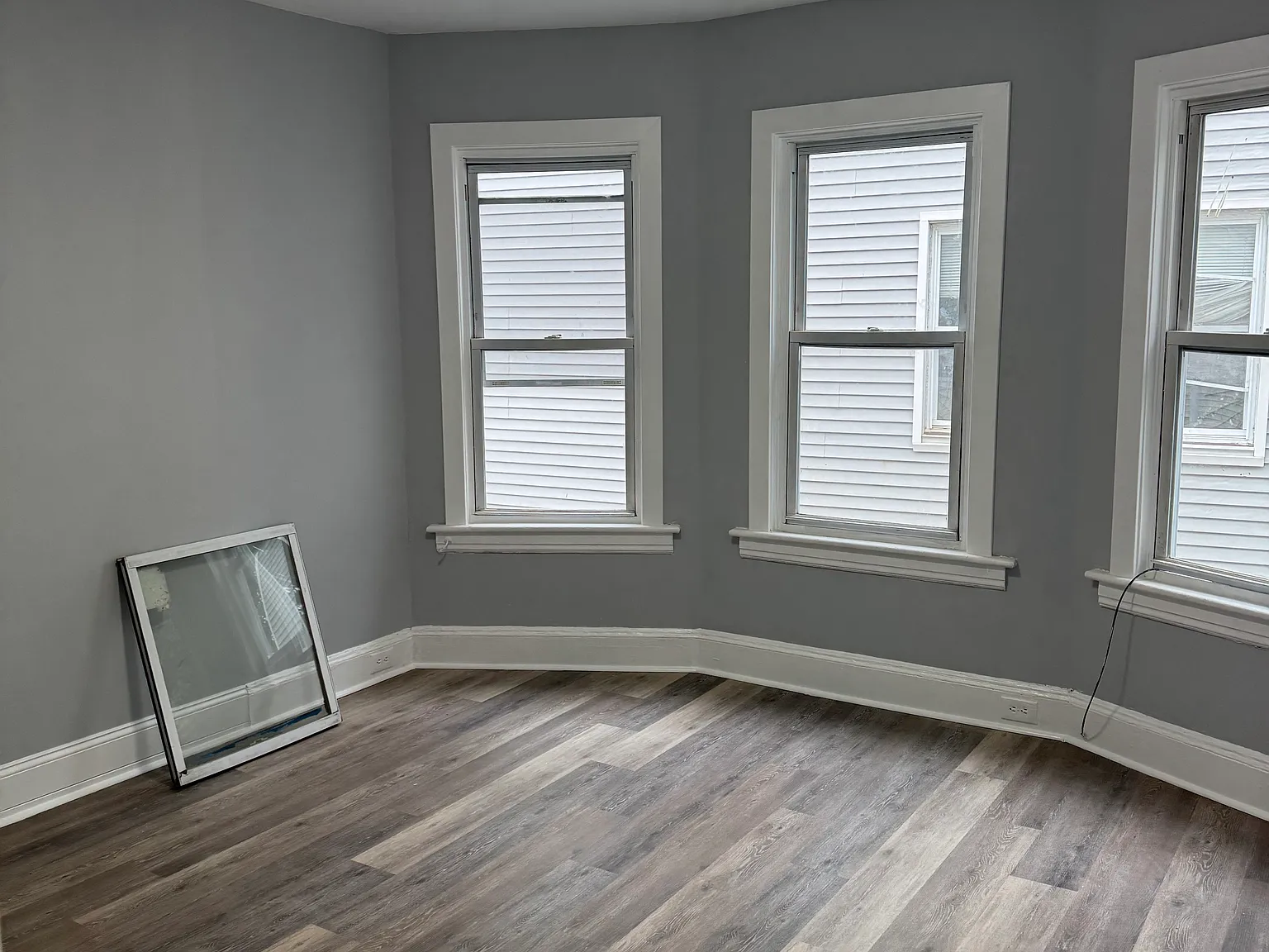 3 bed, 1000 sqft, $2,100 — Photo 4
