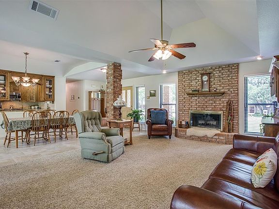 5th image of 120 Tamarron Dr