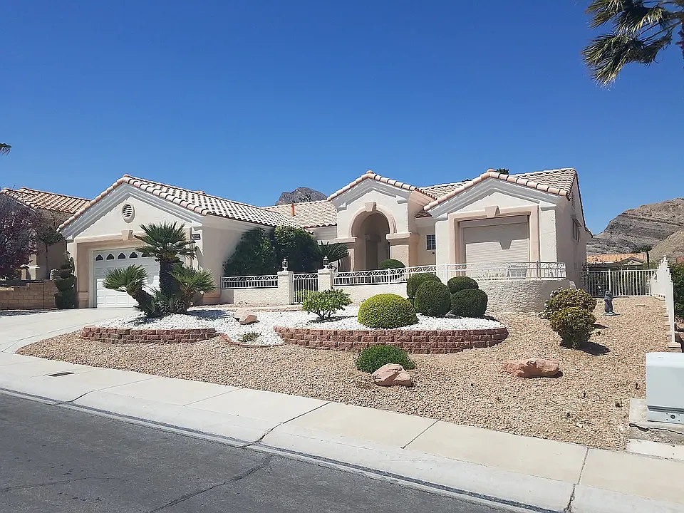 2 bed, 1699 sqft, $2,450 — Photo 2
