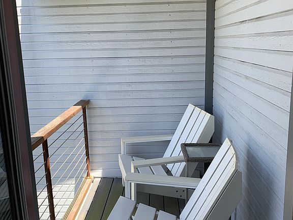 3rd image of 300 N Parker Ave #300