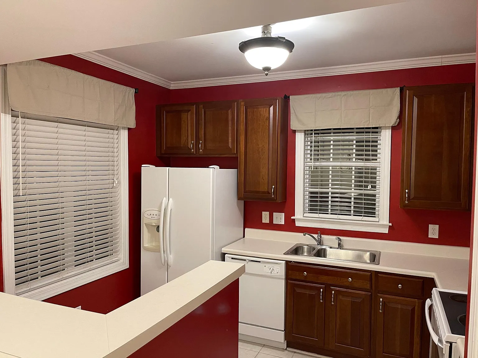 614 Ives Ct — Photo 4
