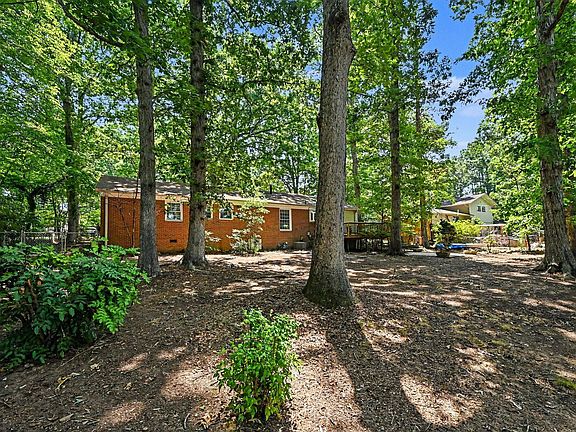 4th image of 1405 Colewood Dr