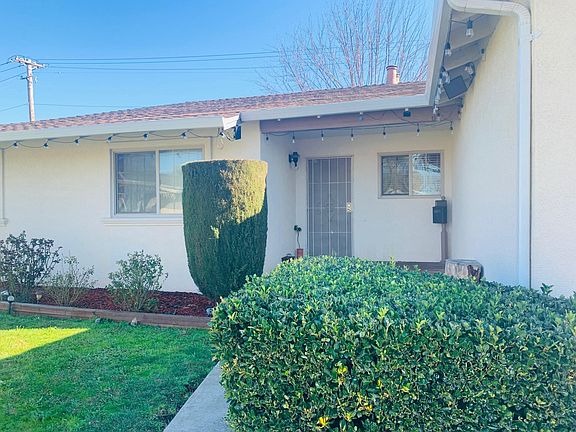 3rd image of 7947 Diana Ln