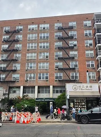 4125 Kissena Blvd #2J