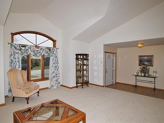 4th image of 8512 Brookside Glen Dr