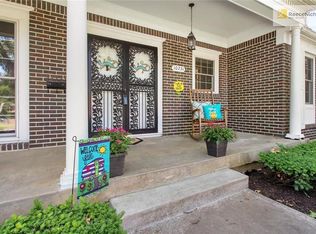 10231 Granada Ln, Overland Park, KS 66207