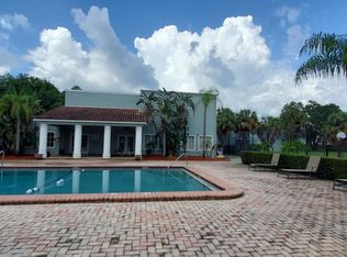 2822 Somerset Park Dr APT 102, Tampa, FL 33613