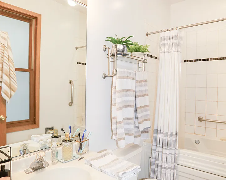 1940 W Diversey Pkwy #1W — Photo 14