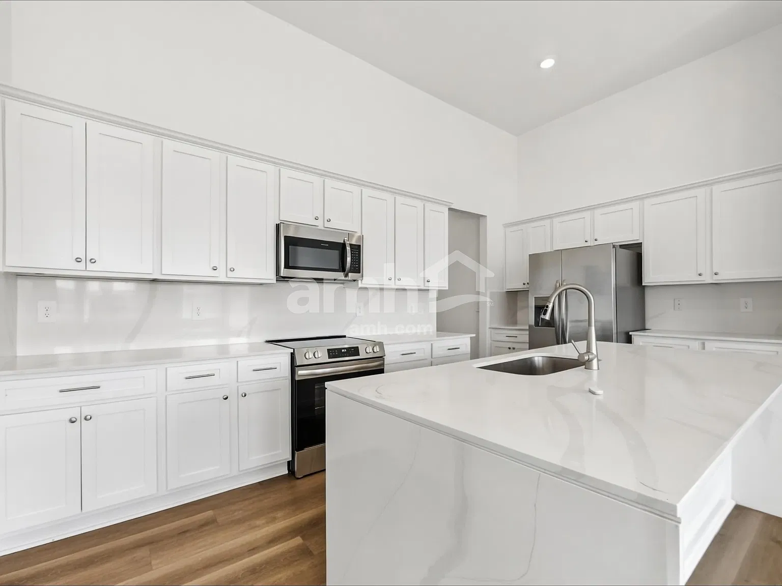 5 bed, 4.0 bath, 2714 sqft, $2,995 — Photo 3