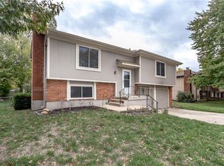 707 E Valerie Ln, Gardner, KS 66030