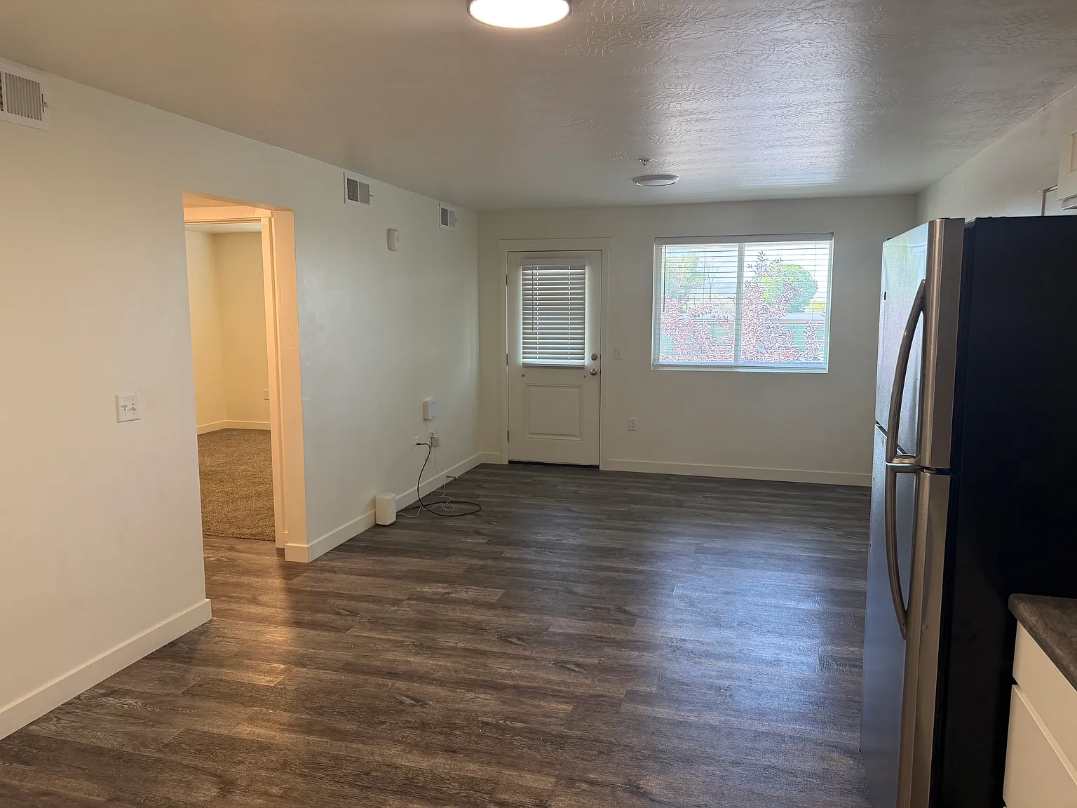2 bed, 1055 sqft, $1,500 — Photo 2