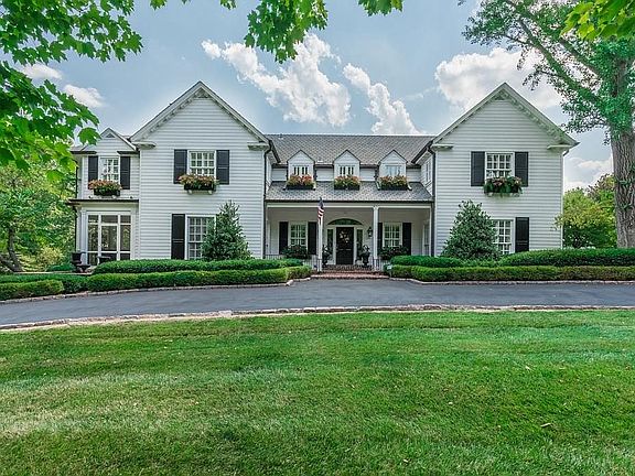 4th image of 18 Clermont Ln