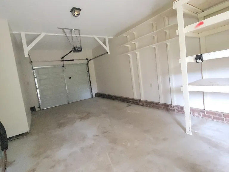 5843 Pettigrew Dr — Photo 9