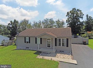 668 Suburban Dr, Chambersburg, PA