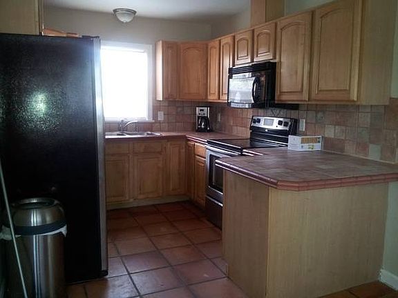2nd image of 1017 W Banister Ave