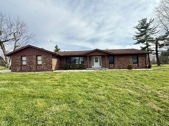 2nd image of 3993 Cedar Ln