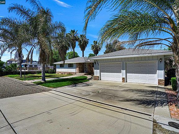 2nd image of 2585 S Macarthur Dr