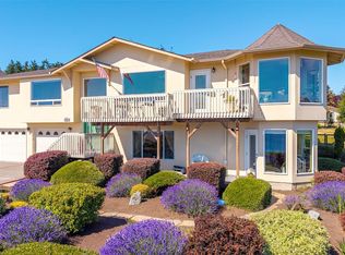 1223 Rainier Ln, Oak Harbor, WA