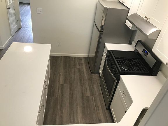 5th image of 240 Long Branch Ave APT 20