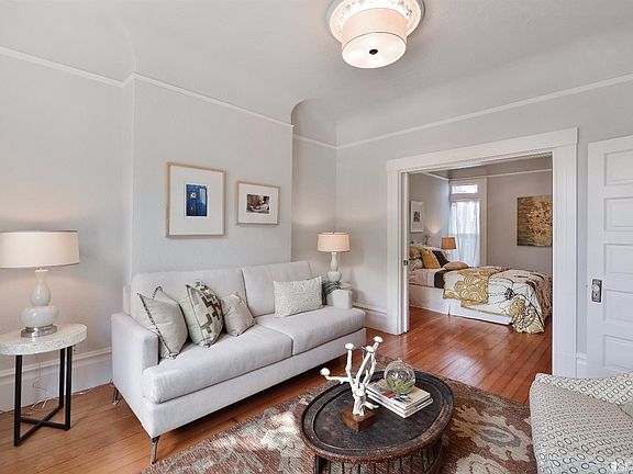 4th image of 2132 24th St