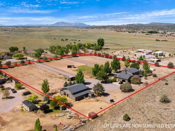 890 E Latigo Ct, Paulden, AZ 86334