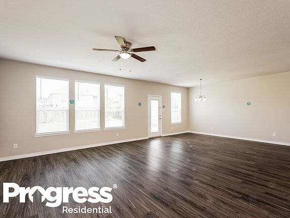 4th image of 14627 Jocasta Dr