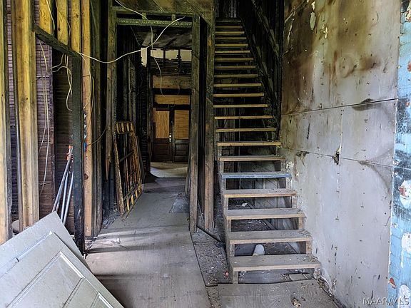 3rd image of 610 Mabry St