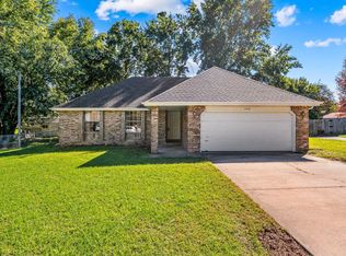 226 E Hardy St, Republic, MO 65738