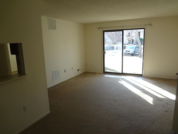 5th image of 69 Liberty Ct #1507