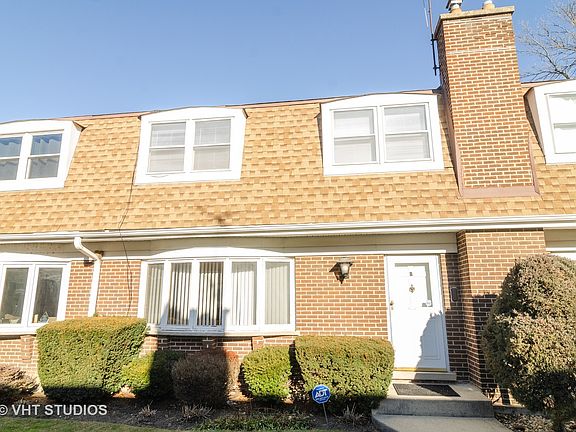 3rd image of 6966 N Hamilton Ave Unit B