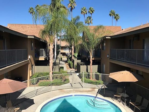 4th image of 9348 Somerset Blvd APT 27