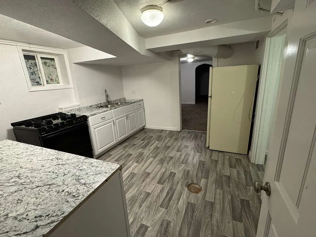 3 bed, 1270 sqft, $1,750 — Photo 1