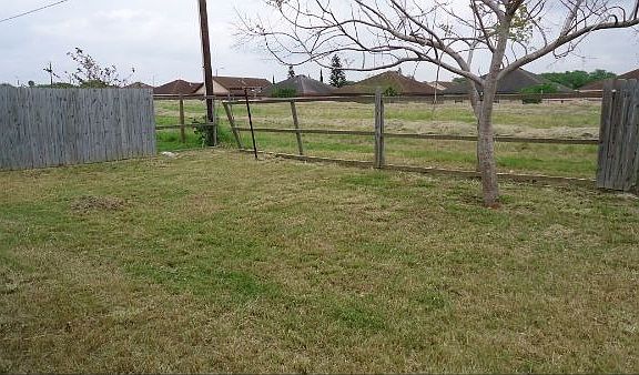 5th image of 5149 Sonny Dr