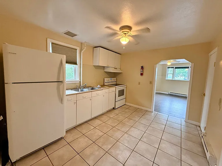 560 N Pine St #3 — Photo 15