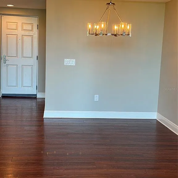 800 N Tamiami Trl #211 — Photo 8