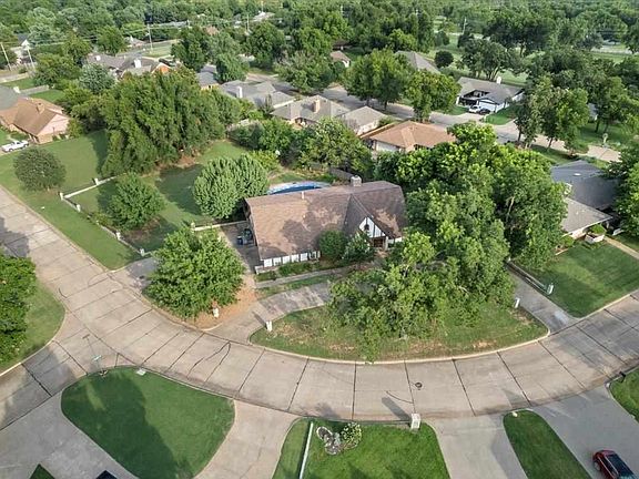 5th image of 4923 W Woodland Dr