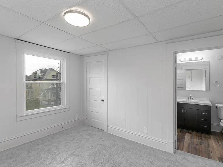205 W Cambridge St #A — Photo 10