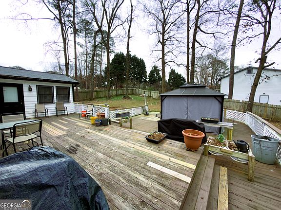 3rd image of 1130 Stone Ridge Dr