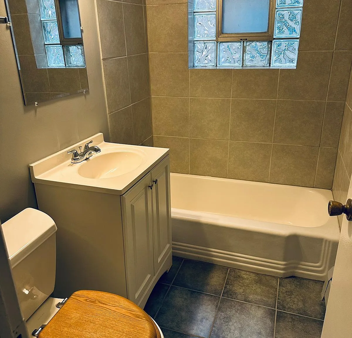 2 bed, 1000 sqft, $1,450 — Photo 4