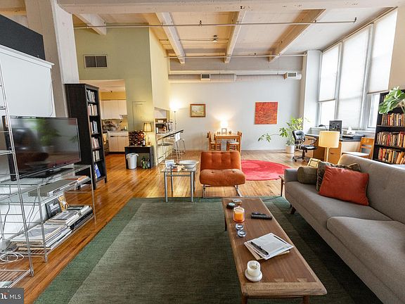 2nd image of 1238 Callowhill St Suite 207