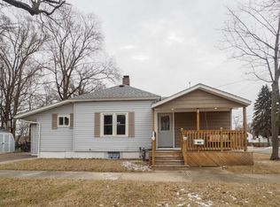 402 6th Ave, Three Rivers, MI 49093