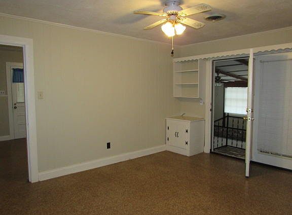 5th image of 813 East Ave