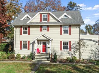 148 Ocean Dr W, Stamford, CT 06902