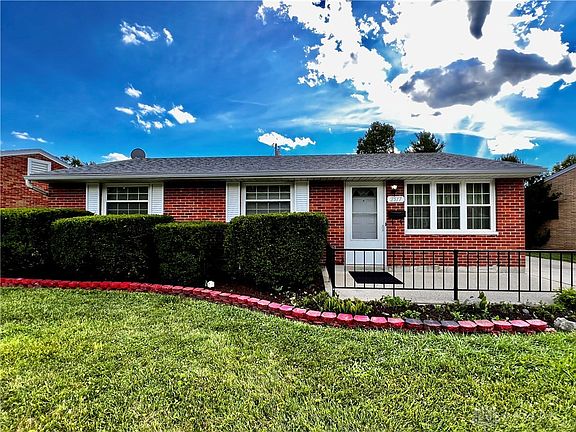 3rd image of 2517 Newcastle Dr