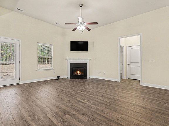 4th image of 1471 McNeill Rd