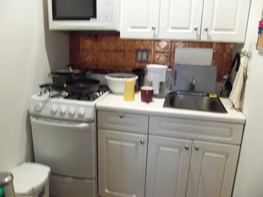 Rented by Picture Realty Inc. | media 32