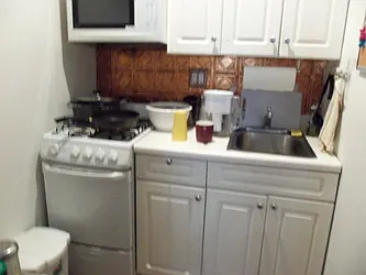 Rented by Picture Realty Inc.